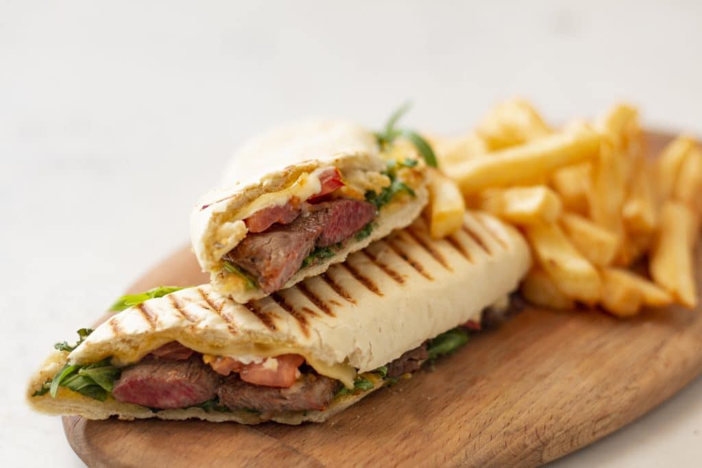 Beef steak panini and béarnaise sauce Suffren On The Go
